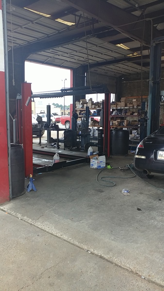 Ink's Firestone auto repair shop